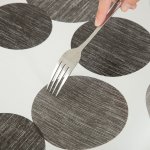 Wachstuch Tischdecke weiß mit grauen Punkten abwaschbar  oval Gartentischdecke fleckenabweisend